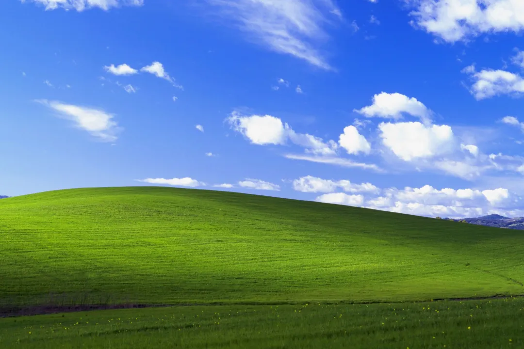 Green Hill Wallpaper Window XP